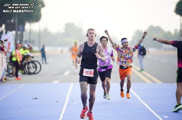 BINH DUONG NEW CITY HALF MARATHON 2024 - Ảnh #1775616