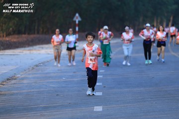 BINH DUONG NEW CITY HALF MARATHON 2024 - Ảnh #1773744