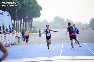 BINH DUONG NEW CITY HALF MARATHON 2024 - Ảnh #1773015