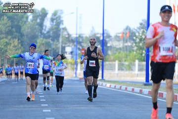 BINH DUONG NEW CITY HALF MARATHON 2024 - Ảnh #1768022