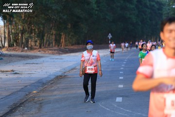 BINH DUONG NEW CITY HALF MARATHON 2024 - Ảnh #1773636