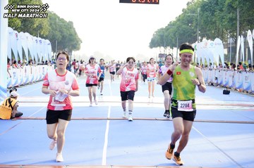 BINH DUONG NEW CITY HALF MARATHON 2024 - Ảnh #1764912