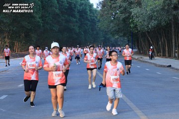 BINH DUONG NEW CITY HALF MARATHON 2024 - Ảnh #1773355
