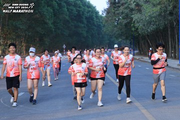BINH DUONG NEW CITY HALF MARATHON 2024 - Ảnh #1773427