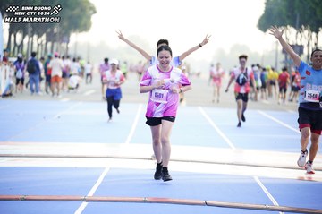 BINH DUONG NEW CITY HALF MARATHON 2024 - Ảnh #1763589