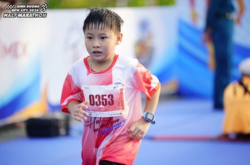 BINH DUONG NEW CITY HALF MARATHON 2024 - Ảnh #1763045