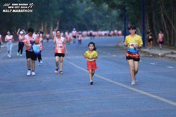 BINH DUONG NEW CITY HALF MARATHON 2024 - Ảnh #1773702