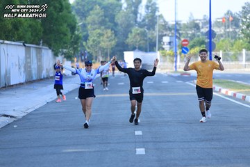 BINH DUONG NEW CITY HALF MARATHON 2024 - Ảnh #1769372
