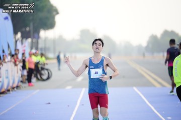 BINH DUONG NEW CITY HALF MARATHON 2024 - Ảnh #1774556