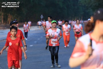 BINH DUONG NEW CITY HALF MARATHON 2024 - Ảnh #1774099