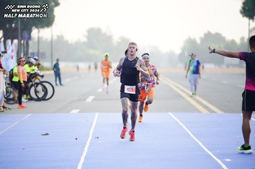 BINH DUONG NEW CITY HALF MARATHON 2024 - Ảnh #1775561