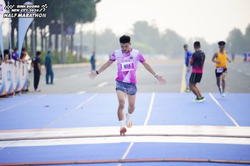 BINH DUONG NEW CITY HALF MARATHON 2024 - Ảnh #1773513