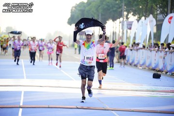 BINH DUONG NEW CITY HALF MARATHON 2024 - Ảnh #1762398