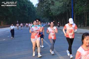 BINH DUONG NEW CITY HALF MARATHON 2024 - Ảnh #1773452