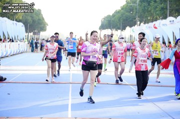 BINH DUONG NEW CITY HALF MARATHON 2024 - Ảnh #1768578