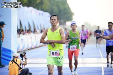 BINH DUONG NEW CITY HALF MARATHON 2024 - Ảnh #1761369