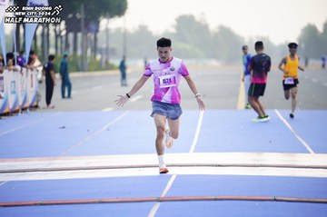 BINH DUONG NEW CITY HALF MARATHON 2024 - Ảnh #1773532