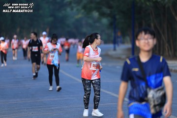 BINH DUONG NEW CITY HALF MARATHON 2024 - Ảnh #1773875