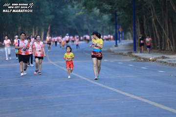 BINH DUONG NEW CITY HALF MARATHON 2024 - Ảnh #1773694