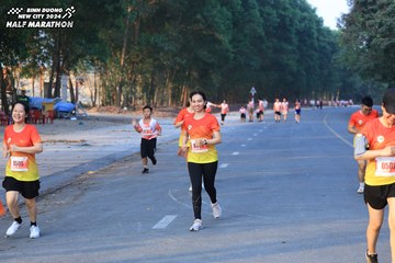 BINH DUONG NEW CITY HALF MARATHON 2024 - Ảnh #1774552