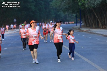 BINH DUONG NEW CITY HALF MARATHON 2024 - Ảnh #1774076