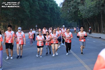 BINH DUONG NEW CITY HALF MARATHON 2024 - Ảnh #1773417