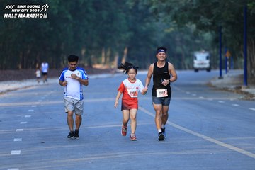 BINH DUONG NEW CITY HALF MARATHON 2024 - Ảnh #1774719