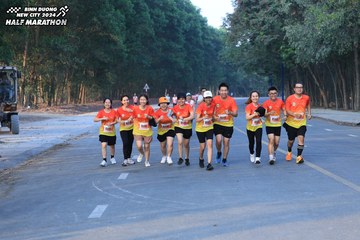 BINH DUONG NEW CITY HALF MARATHON 2024 - Ảnh #1774608