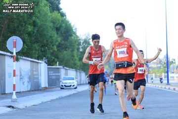 BINH DUONG NEW CITY HALF MARATHON 2024 - Ảnh #1775729