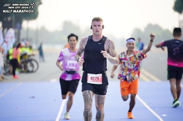 BINH DUONG NEW CITY HALF MARATHON 2024 - Ảnh #1775672