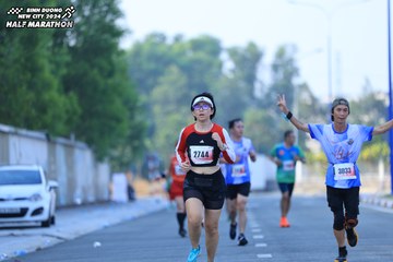 BINH DUONG NEW CITY HALF MARATHON 2024 - Ảnh #1764423