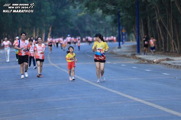 BINH DUONG NEW CITY HALF MARATHON 2024 - Ảnh #1773675