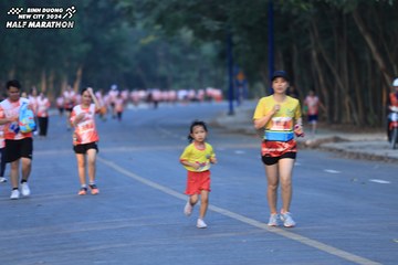 BINH DUONG NEW CITY HALF MARATHON 2024 - Ảnh #1773712