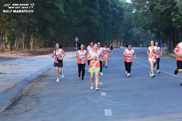 BINH DUONG NEW CITY HALF MARATHON 2024 - Ảnh #1774662