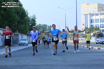 BINH DUONG NEW CITY HALF MARATHON 2024 - Ảnh #1765481
