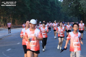 BINH DUONG NEW CITY HALF MARATHON 2024 - Ảnh #1773365