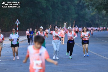 BINH DUONG NEW CITY HALF MARATHON 2024 - Ảnh #1773773