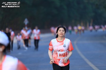 BINH DUONG NEW CITY HALF MARATHON 2024 - Ảnh #1773583