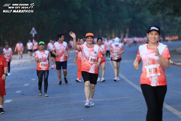 BINH DUONG NEW CITY HALF MARATHON 2024 - Ảnh #1774057