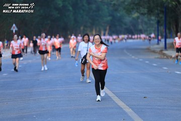 BINH DUONG NEW CITY HALF MARATHON 2024 - Ảnh #1773470