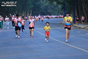 BINH DUONG NEW CITY HALF MARATHON 2024 - Ảnh #1773709