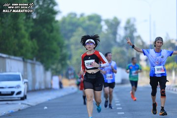 BINH DUONG NEW CITY HALF MARATHON 2024 - Ảnh #1764425
