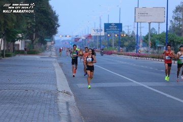 BINH DUONG NEW CITY HALF MARATHON 2024 - Ảnh #1764419