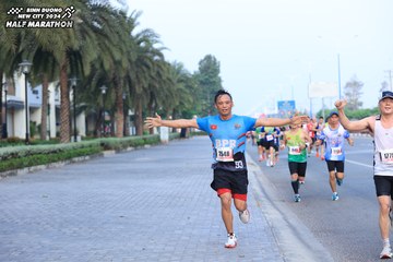 BINH DUONG NEW CITY HALF MARATHON 2024 - Ảnh #1772922