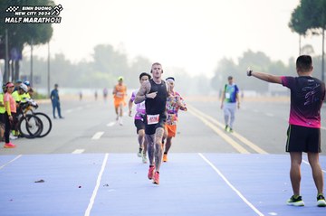 BINH DUONG NEW CITY HALF MARATHON 2024 - Ảnh #1775554