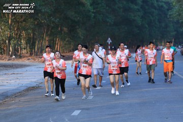 BINH DUONG NEW CITY HALF MARATHON 2024 - Ảnh #1774297