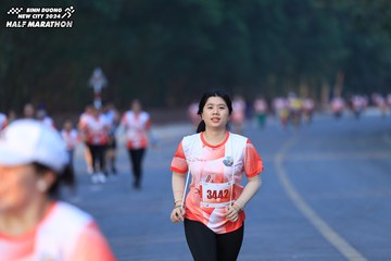 BINH DUONG NEW CITY HALF MARATHON 2024 - Ảnh #1773580