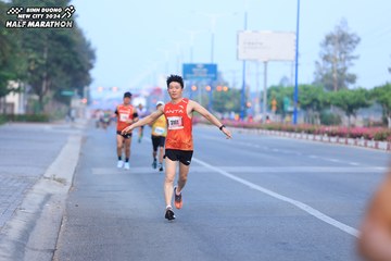 BINH DUONG NEW CITY HALF MARATHON 2024 - Ảnh #1766609