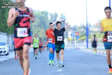 BINH DUONG NEW CITY HALF MARATHON 2024 - Ảnh #1775633