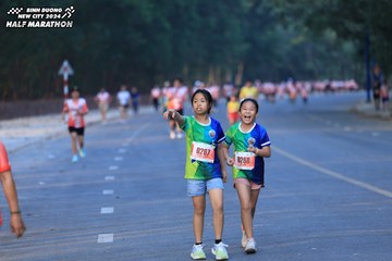 BINH DUONG NEW CITY HALF MARATHON 2024 - Ảnh #1773661